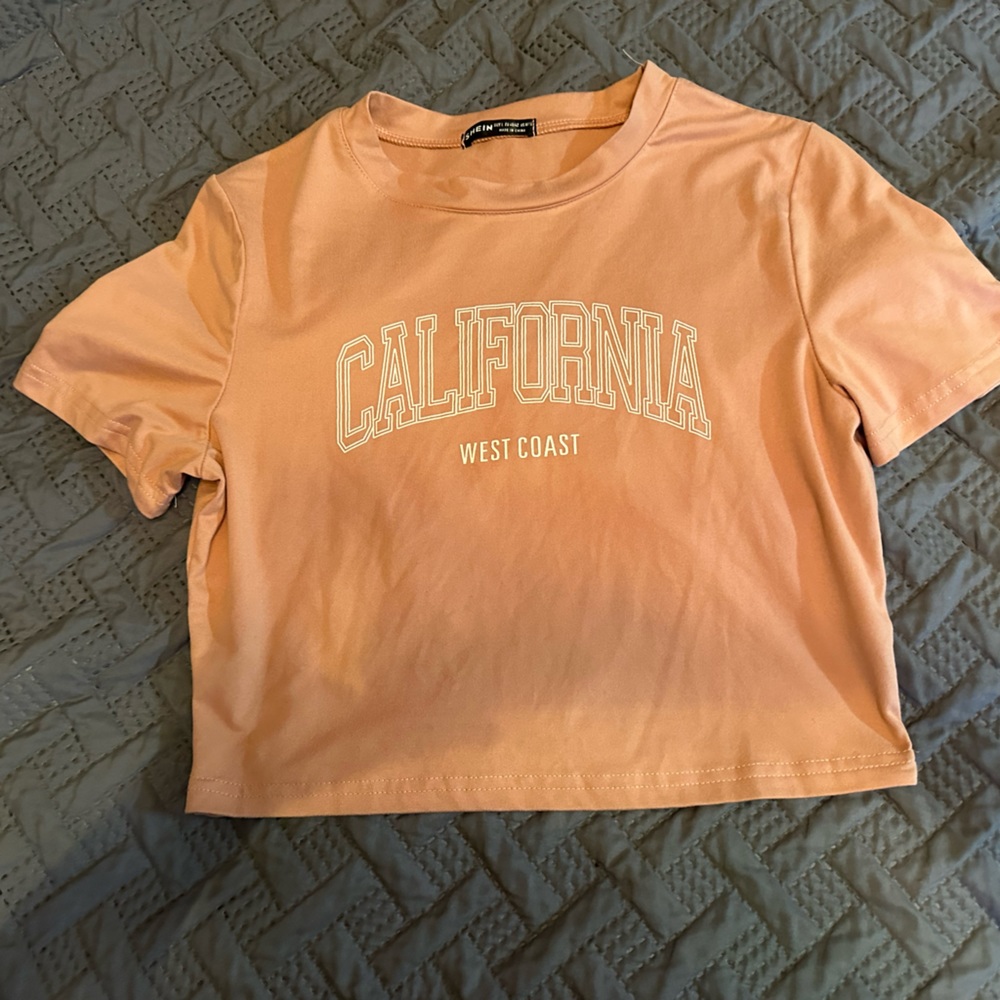 Graphic crop tee